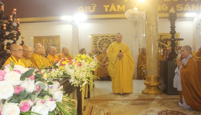 Chư Ni trường hạ chùa Long Thạnh cầu giáo giới