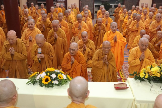 Trang nghiêm khóa lễ