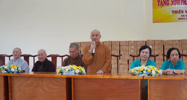 Đại đức Thích Đồng Giải phát biểu tri ân