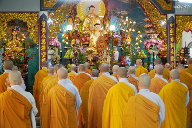 Chư Tăng Q.Gò Vấp Bố-tát kỳ tiếp theo tại chùa Như Lai