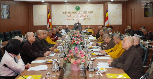 Hòa thượng Thích Huệ Thông, Phó Chủ tịch Hội đồng Trị sự, Trưởng ban Pháp chế T.Ư đúc kết phiên họp