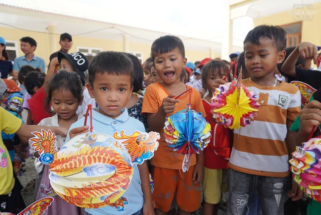 Chương trình tặng quà trung thu tại Quảng Bình sẽ được diễn ra trong 2 ngày 22 và 23-9-2023 Chương trình tặng quà trung thu tại Quảng Bình sẽ được diễn ra trong 2 ngày 22 và 23-9-2023