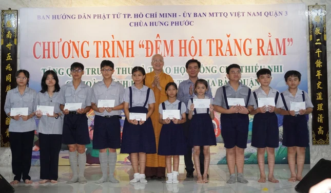 Trao học bổng