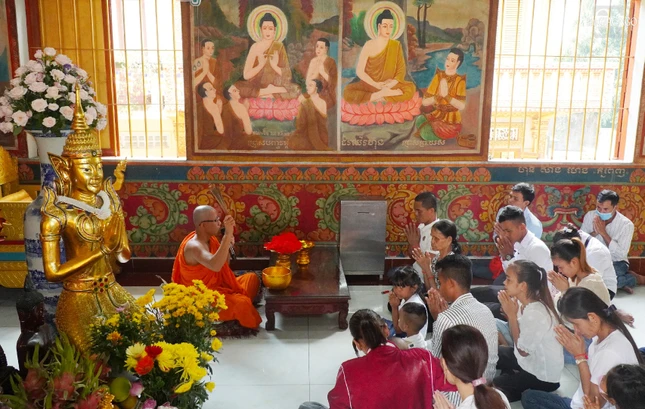 Khóa lễ cầu an đến Phật tử tại chánh điện