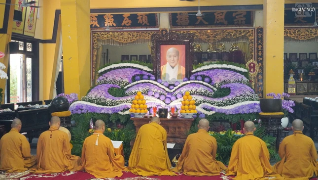 Trước đó là khóa lễ cung tiến Giác linh tại Tổ đường chùa Vĩnh Nghiêm Trước đó là khóa lễ cung tiến Giác linh tại Tổ đường chùa Vĩnh Nghiêm