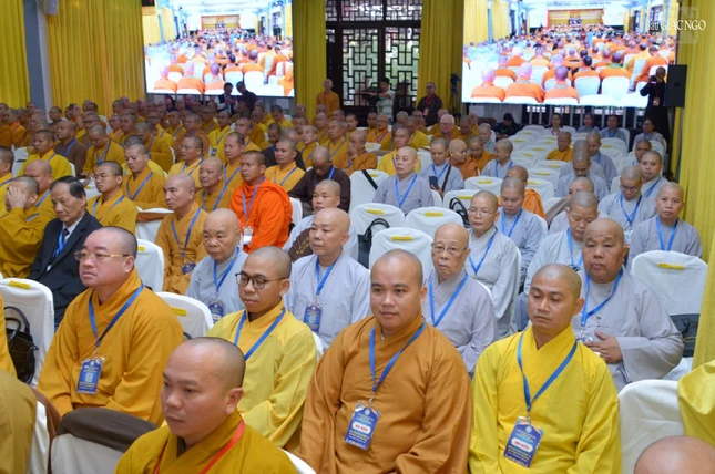 Chư Tăng Ni các tỉnh thành tham dự