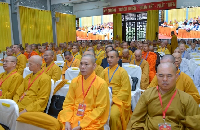 Chư tôn đức dự lễ khai mạc sáng 2-11-2023