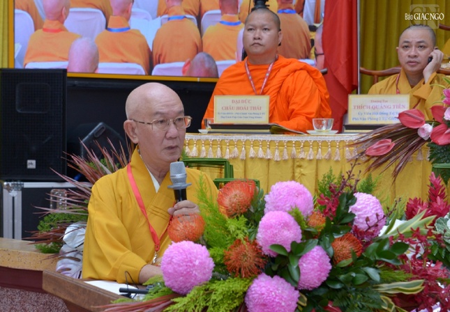 Hòa thượng Thích Tịnh Thành, Phó ban Pháp chế T.Ư kiêm Trưởng Phân ban Tổ chức sự kiện thông qua nội quy và lịch giảng khóa bồi dưỡng