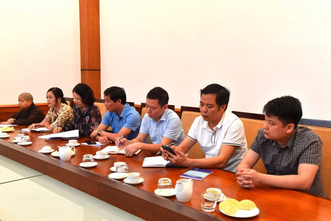 Đại diện chính quyền Đại diện chính quyền