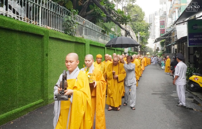 Chư tôn đức giáo phẩm hộ niệm