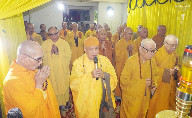 Khóa lễ tưởng niệm, di quan