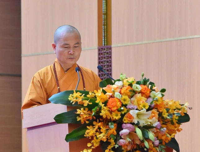Thượng tọa Thích Minh Thuận phát biểu khai mạc