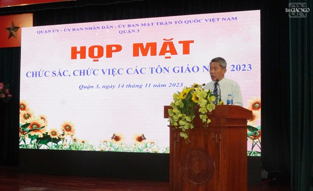 Ông Võ Văn Đức, Phó Bí thư Quận ủy, Chủ tịch UBND Q.3 phát biểu Ông Võ Văn Đức, Phó Bí thư Quận ủy, Chủ tịch UBND Q.3 phát biểu