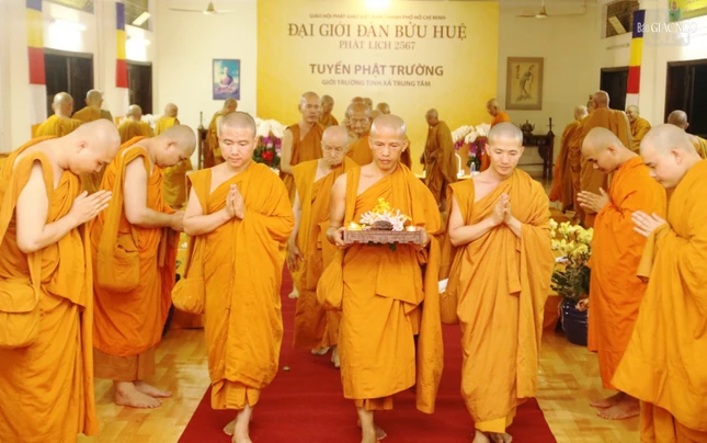 Cung tiễn Hội đồng Thập sư