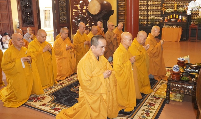 Thành kính dâng hương tưởng niệm Đại lão Hòa thượng Thích Trí Quang