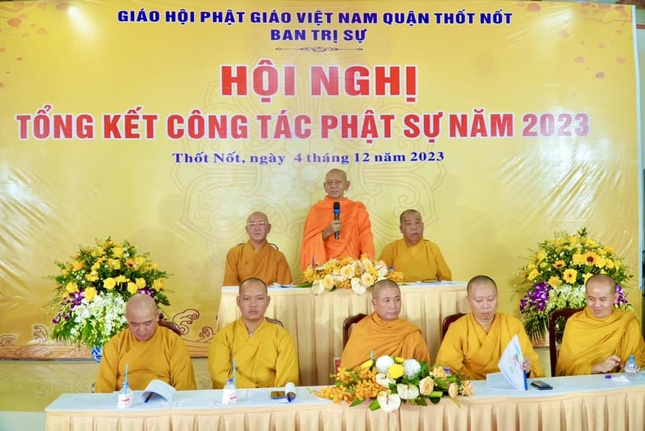 Hòa thượng Đào Như, Phó Chủ tịch Hội đồng Trị sự, Trưởng ban Trị sự GHPGVN TP.Cần Thơ phát biểu tại Hội nghị tổng kết Phật sự Q.Thốt Nốt