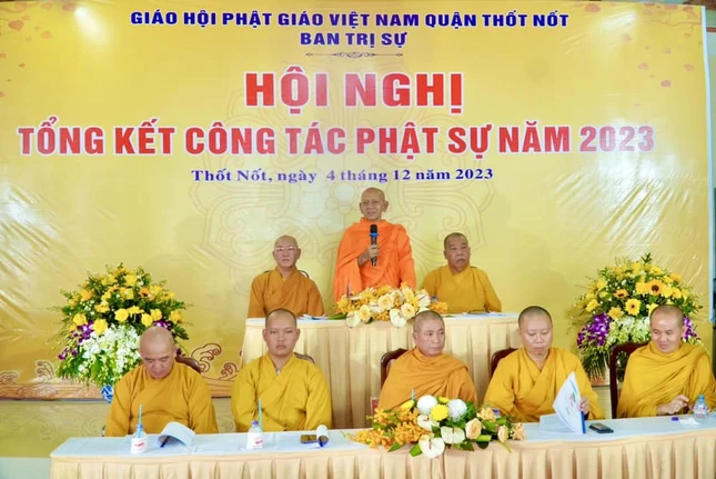 Hòa thượng Đào Như, Phó Chủ tịch Hội đồng Trị sự, Trưởng ban Trị sự GHPGVN TP.Cần Thơ phát biểu tại Hội nghị tổng kết Phật sự Q.Thốt Nốt