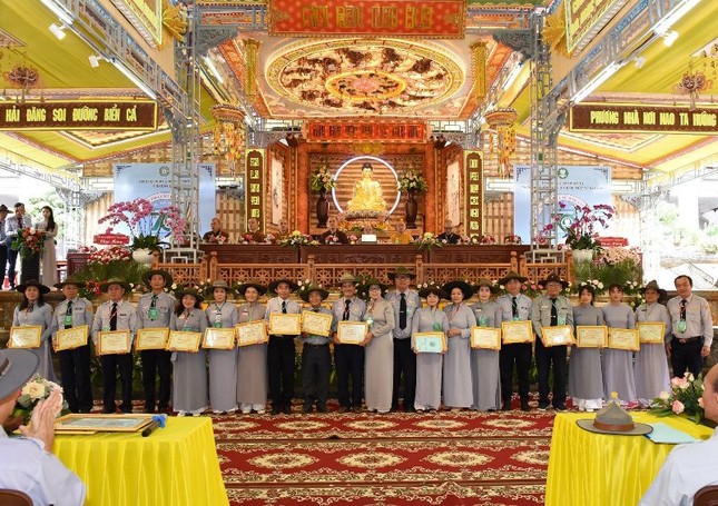 Tặng Tuyên dương tinh tấn đến các đơn vị