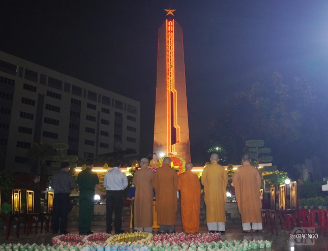 Trang nghiêm khóa lễ tưởng niệm