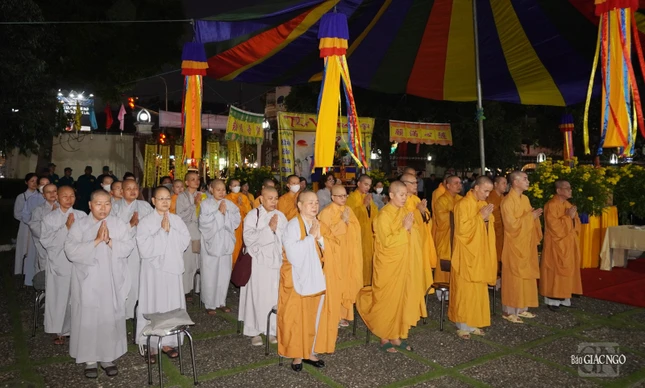 Chư Tăng Ni Q.Gò Vấp tham dự buổi lễ