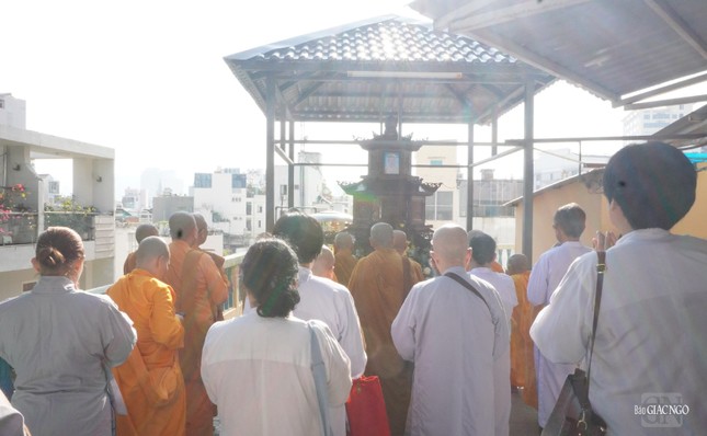 Bảo tháp cố Ni trưởng Thích nữ Tràng Liên trong khuôn viên tịnh xá Ngọc Diệp Bảo tháp cố Ni trưởng Thích nữ Tràng Liên trong khuôn viên tịnh xá Ngọc Diệp