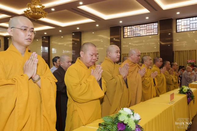 Lắng nghe đạo từ của Hòa thượng Trưởng ban Trị sự GHPGVN TP.HCM