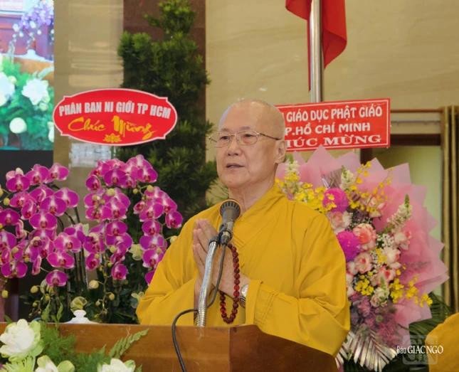 Hòa thượng Thích Chơn Không phát biểu khai mạc
