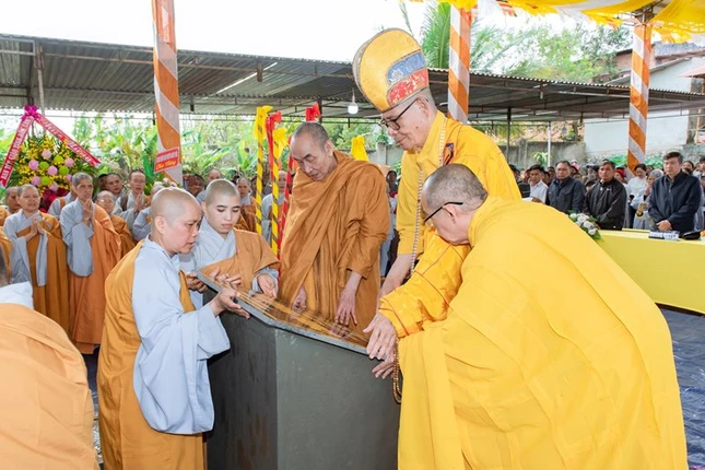 Đặt đá xây dựng chùa Phước Hòa