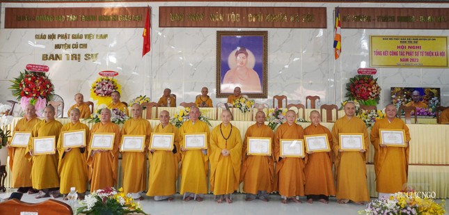 Trao bằng công đức đến 74 cá nhân Ban Trị sự GHPGVN TP.HCM