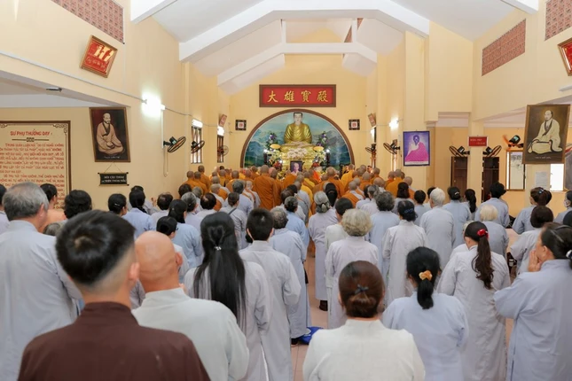 Trang nghiêm lễ tưởng niệm húy nhật Hòa thượng Thích Duy Lực Trang nghiêm lễ tưởng niệm húy nhật Hòa thượng Thích Duy Lực