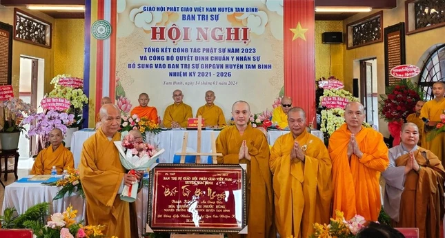 Tân Ban Trị sự GHPGVN H.Tam Bình tri ân đến Hòa thượng Thích Phước Hùng