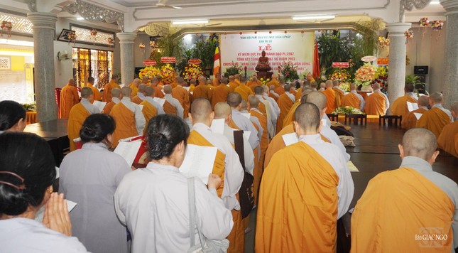 Khóa lễ kỷ niệm ngày Đức Phật Thành đạo diễn ra tại chùa Huỳnh Kim