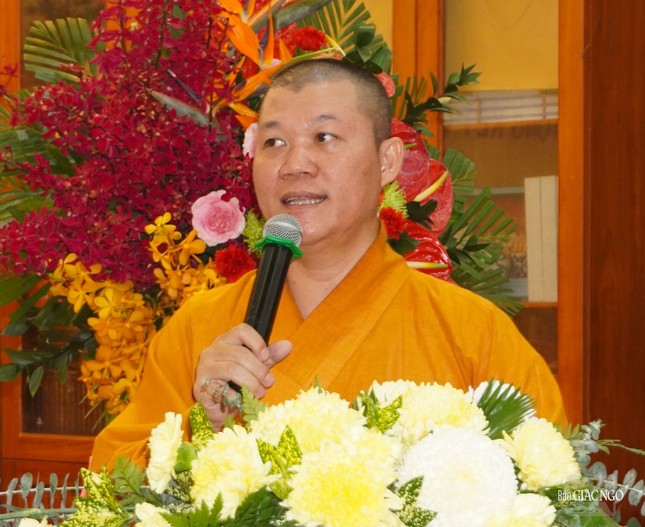 Thượng tọa Thích Minh Duyên, Phó ban Trị sự GHPGVN Q.3 dẫn chương trình