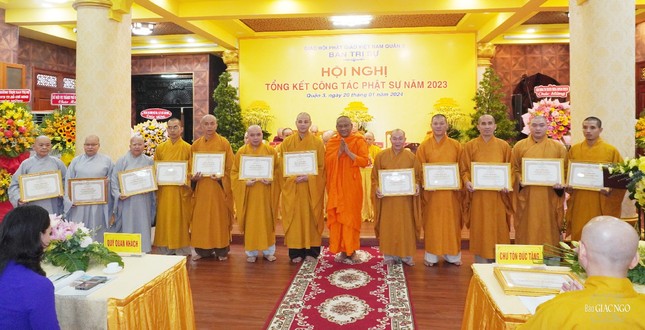 Có 30 cá nhân hoàn thành tốt công tác Phật sự năm 2023 được nhận Bằng công đức