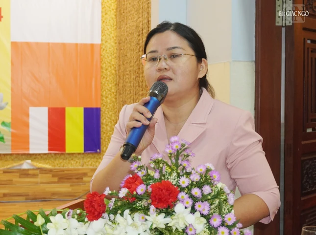 Bà Nguyễn Thị Quế Nhung đại diện chính quyền phát biểu