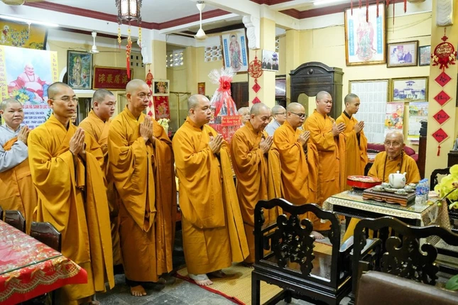 Phật giáo quận 3 khánh tuế đến Trưởng lão Hòa thượng Thích Tịnh Hạnh Phật giáo quận 3 khánh tuế đến Trưởng lão Hòa thượng Thích Tịnh Hạnh