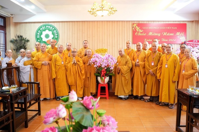 Khánh tuế chư tôn đức tại Văn phòng II T.Ư