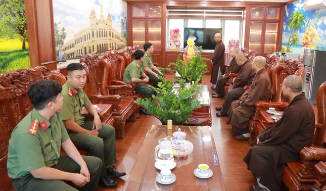 Thăm chúc Tết tại trụ sở Công an Q.10