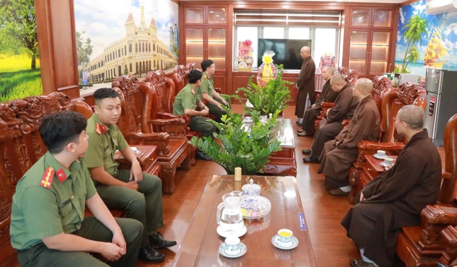 Thăm chúc Tết tại trụ sở Công an Q.10