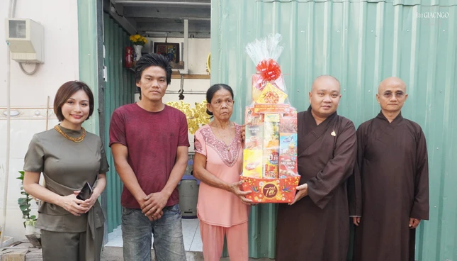 Mỗi hộ được Phật giáo TP.HCM hỗ trợ 40 triệu đồng sửa chữa nhà trước thềm Xuân Giáp Thìn 2024