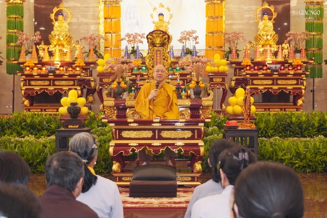 Chiều 16-2, Thượng tọa Thích Nguyên Hạnh thuyết giảng đến Phật tử