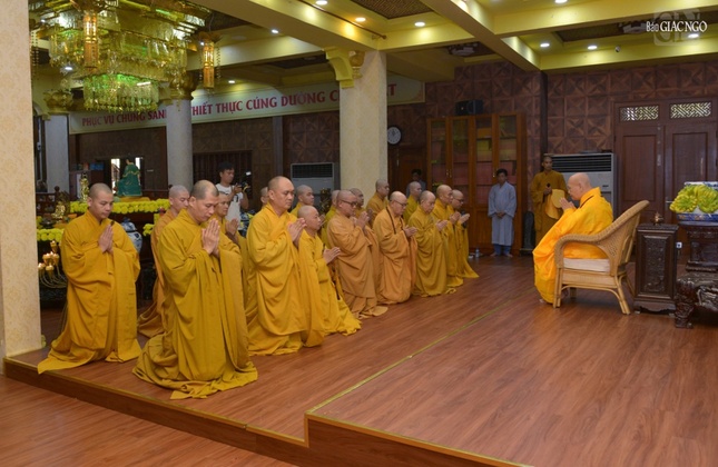 Ban Trị sự GHPGVN Q.3 khánh tuế Trưởng lão Hòa thượng Thích Thiện Nhơn