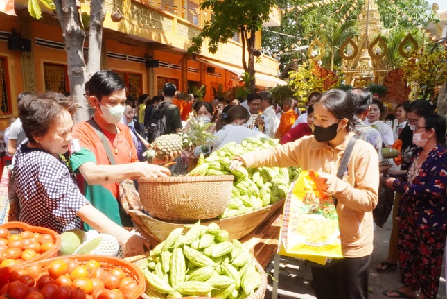 Siêu thị 0 đồng tại chùa Candaransi