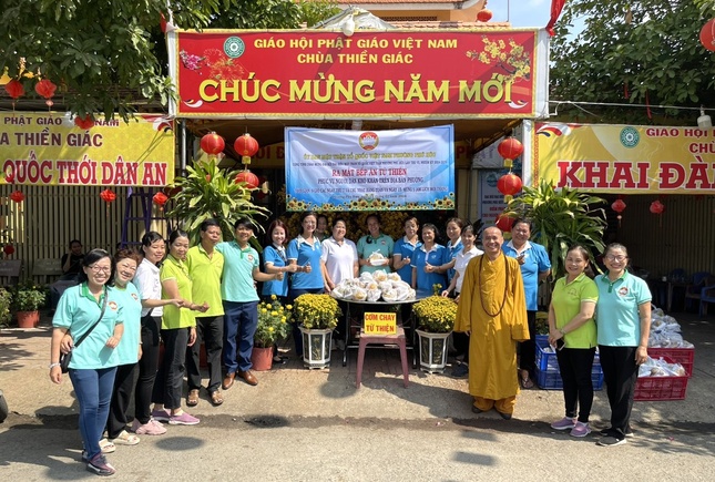 Chùa Thiền Giác kết hợp với UBMTTQVN P.Phú Hữu ra mắt chính thức bếp ăn từ thiện Chùa Thiền Giác kết hợp với UBMTTQVN P.Phú Hữu ra mắt chính thức bếp ăn từ thiện
