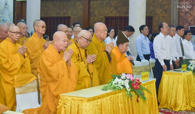 Niệm Phật cầu gia hộ