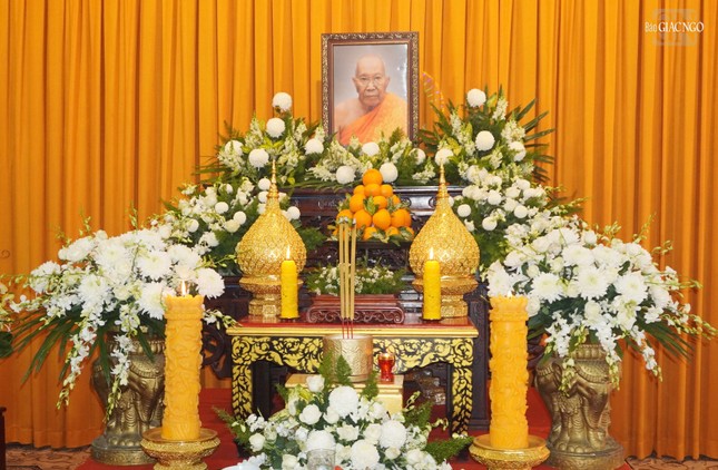 Đức Đại lão Hòa thượng Tep Vong, sinh năm 1932, thuận thế vô thường, thu thần viên tịch vào lúc 17 giờ 40 phút ngày 26-2-2024, tại chùa Ounalom, Thủ đô Phnôm Pênh của Vương quốc Campuchia, thượng thọ 93 tuổi