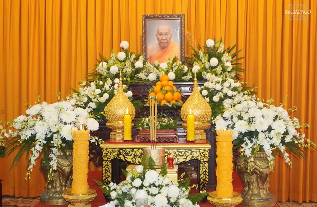 Đức Đại lão Hòa thượng Tep Vong, sinh năm 1932, thuận thế vô thường, thu thần viên tịch vào lúc 17 giờ 40 phút ngày 26-2-2024, tại chùa Ounalom, Thủ đô Phnôm Pênh của Vương quốc Campuchia, thượng thọ 93 tuổi