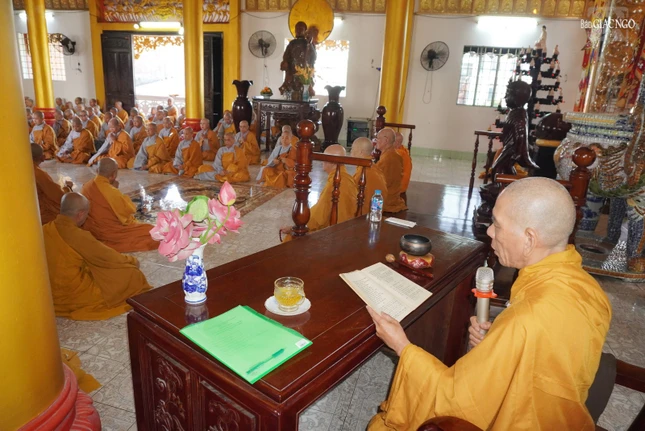 Thượng tọa Thích Giác Trí trùng tuyên Bồ-tát giới