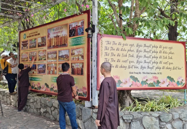 Chư Tăng, Phật tử tại tu viện Khánh An đang gấp rút hoàn thiện khâu thiết trí