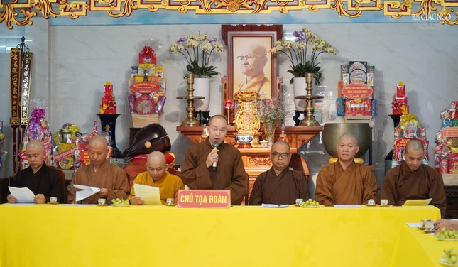 Thượng tọa Thích Thiện Bửu cùng chư tôn đức Phật giáo quận họp triển khai dự thảo kế hoạch tổ chức Đại lễ Phật đản, tưởng niệm 61 năm Bồ-tát Thích Quảng Đức vị pháp thiêu thân và Khóa An cư kiết hạ Phật lịch 2568 của Phật giáo quận